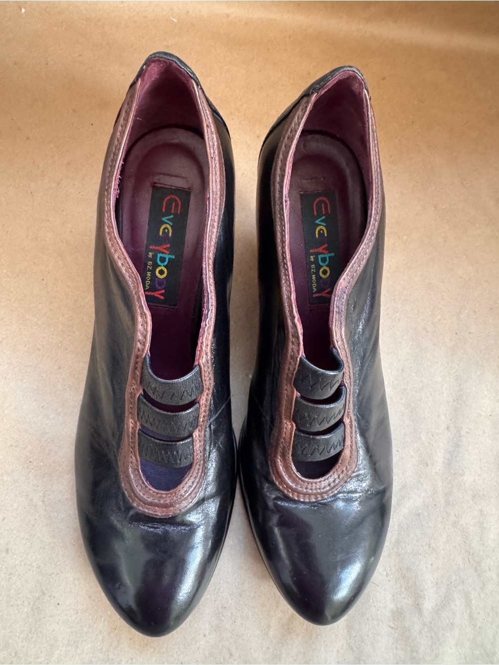 Vintage Everybody by BZ Moda Black Leather 3” Pumps w brown trim. Size EU39.5 - Picture 5 of 8